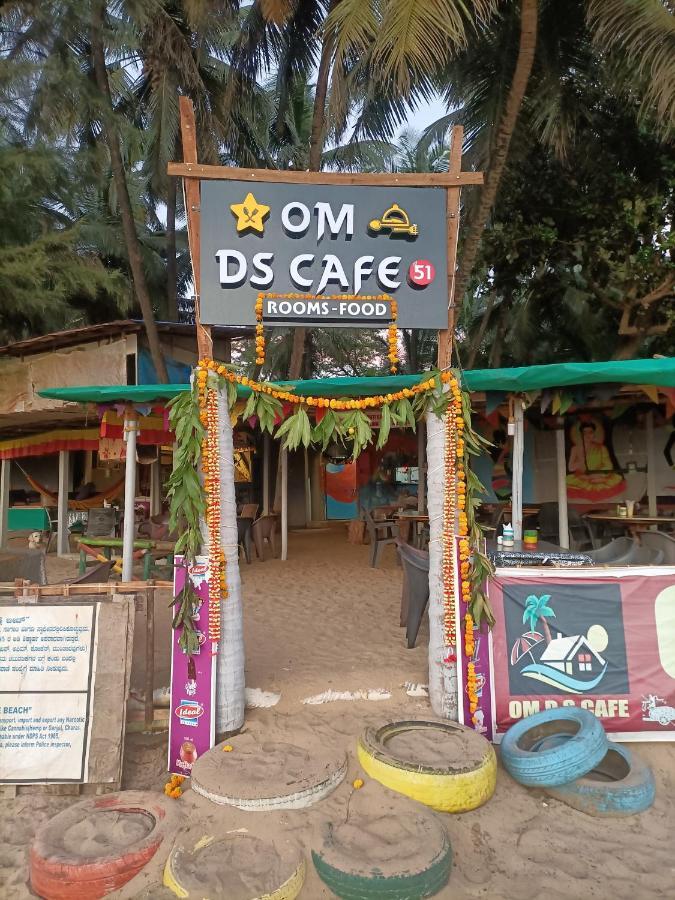 Om D S Cafe 51 & Beach Stay Gokarna (Karnataka) Exterior photo