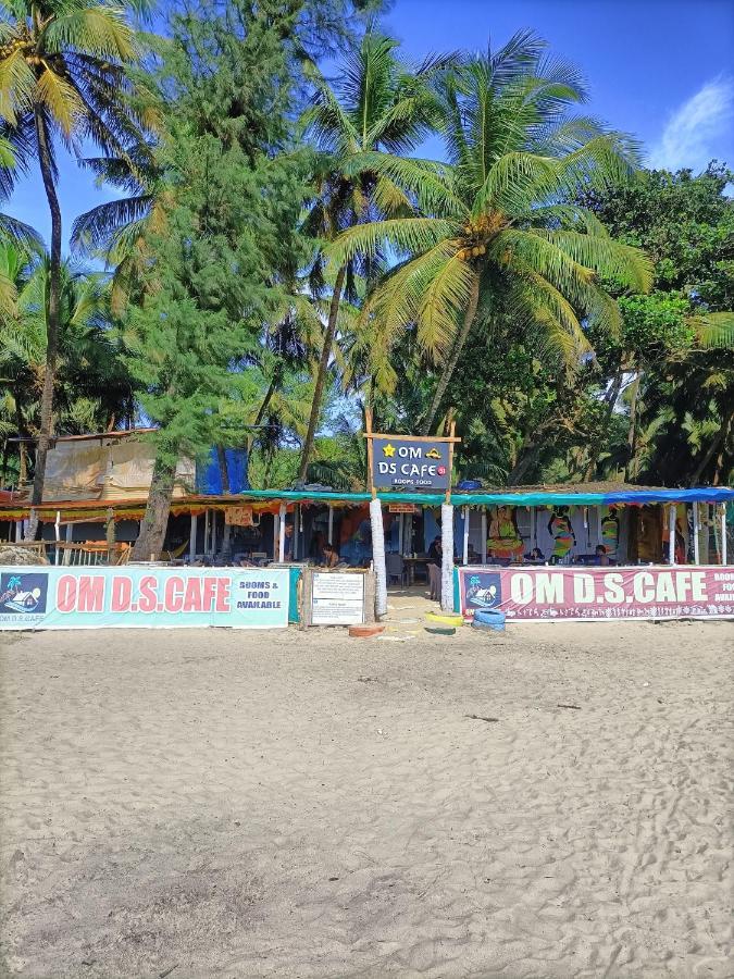 Om D S Cafe 51 & Beach Stay Gokarna (Karnataka) Exterior photo