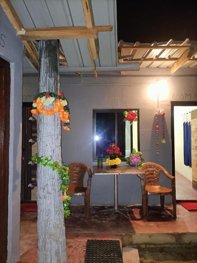 Om D S Cafe 51 & Beach Stay Gokarna (Karnataka) Exterior photo