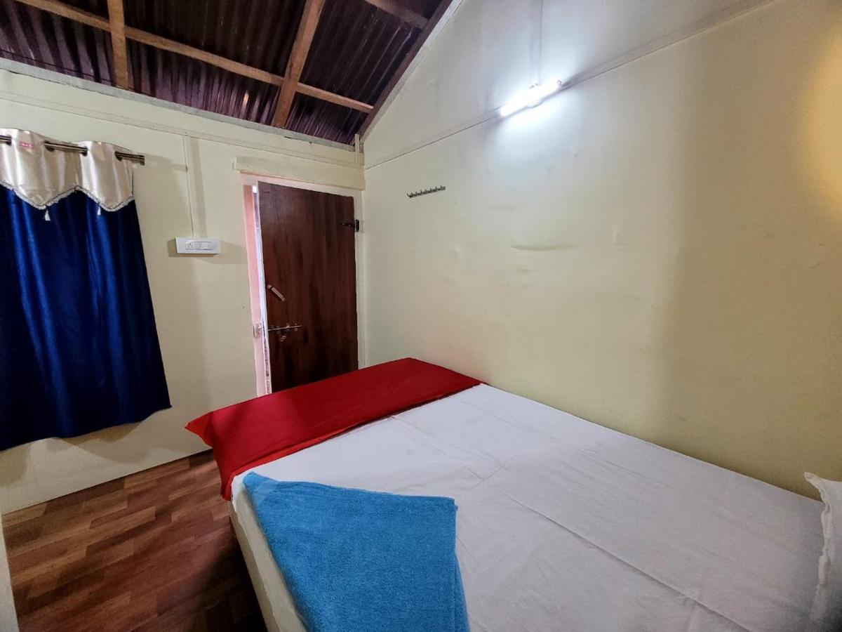 Om D S Cafe 51 & Beach Stay Gokarna (Karnataka) Exterior photo